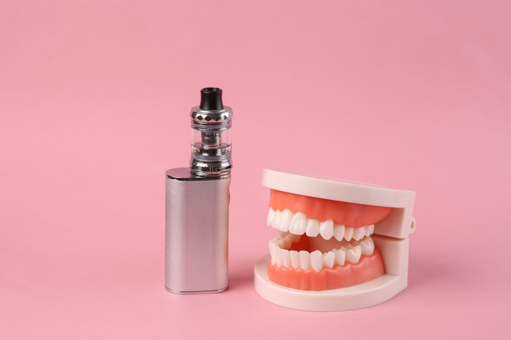 Does Vaping Stain Teeth